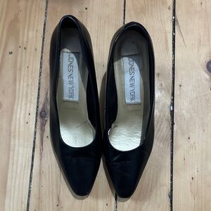 Jones New York Black Pointed-Toe Leather Heels